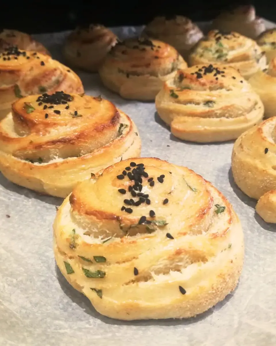 Olive Buns